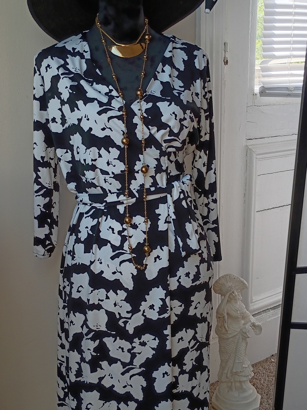 Alfani Black and White Floral Wrap Dress With Pockets